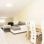 باريس إيست سايد